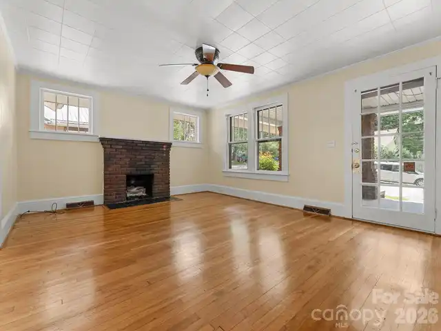 Listing Photo 7