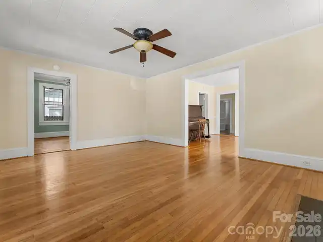 Listing Photo 9