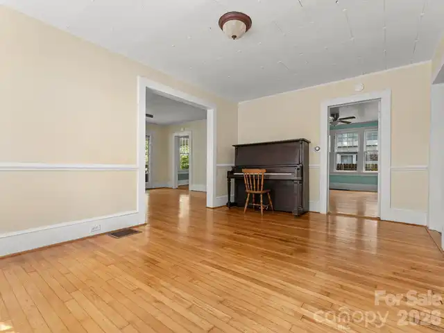 Listing Photo 13