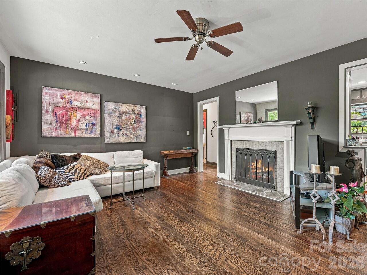 Listing Photo 5