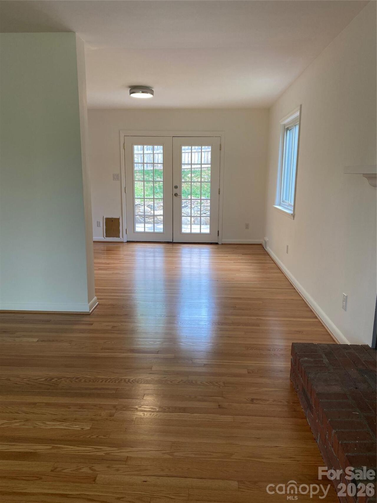 Listing Photo 10