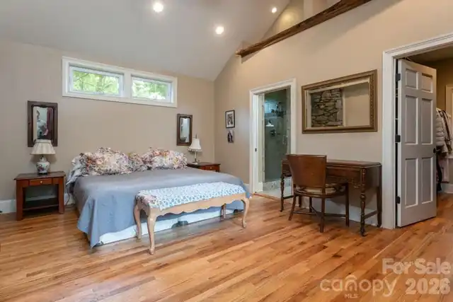 Listing Photo 11