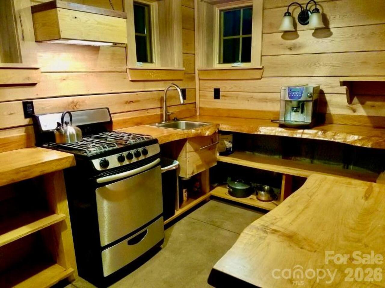 Listing Photo 12