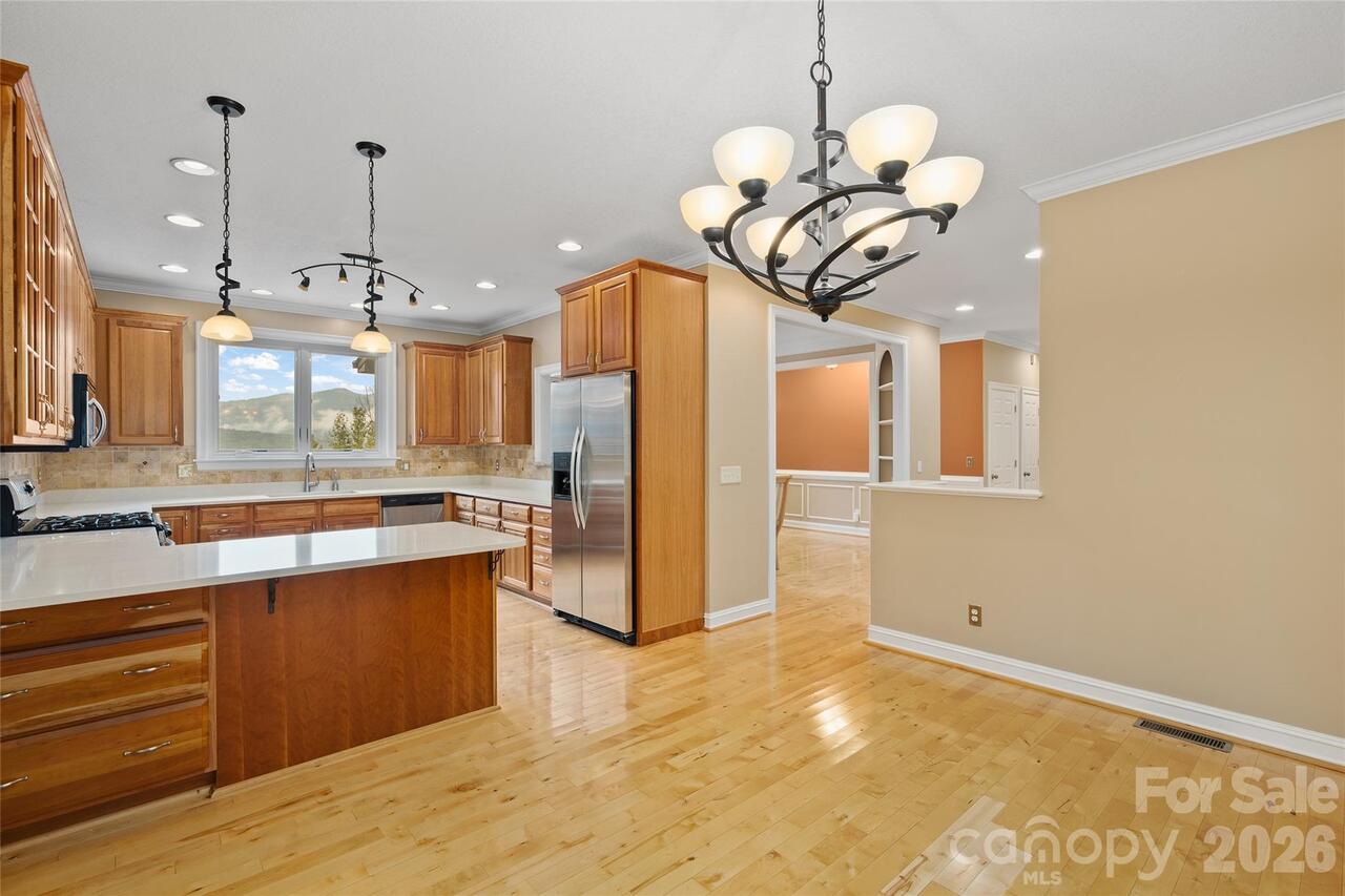 Listing Photo 11
