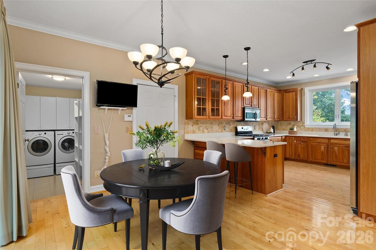 Listing Photo 11