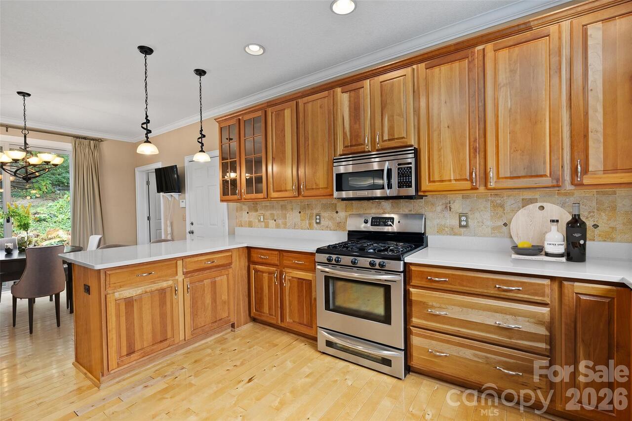 Listing Photo 12