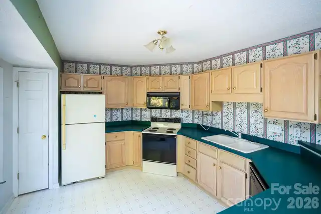 Listing Photo 7