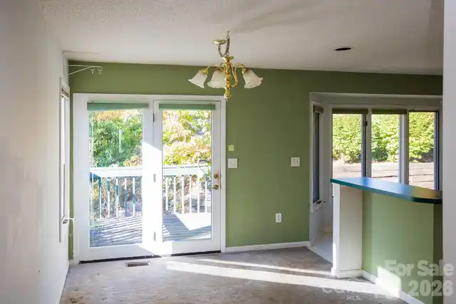 Listing Photo 9