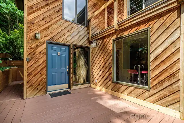 Listing Photo 11