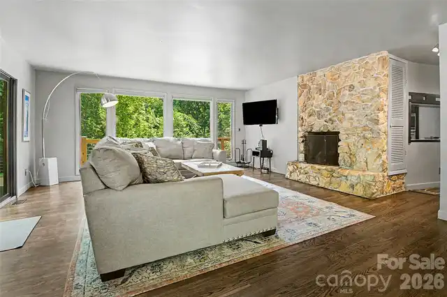 Listing Photo 16