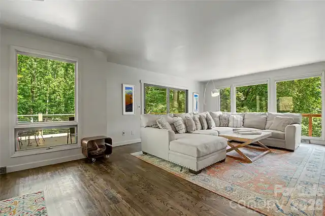 Listing Photo 17