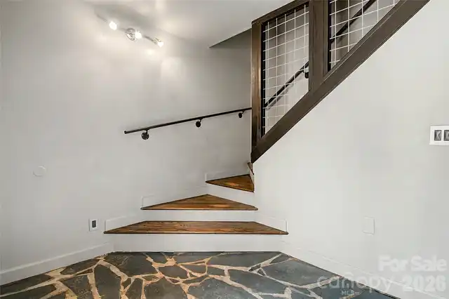 Listing Photo 32