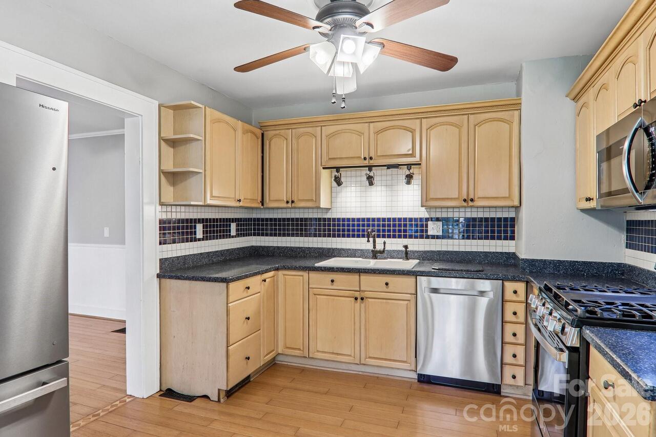 Listing Photo 16