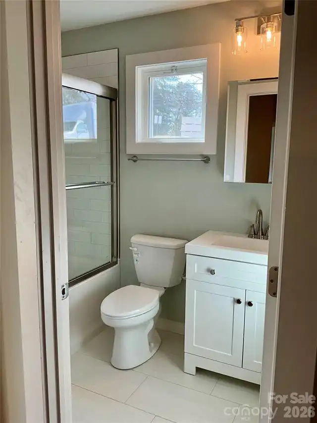 Listing Photo 10