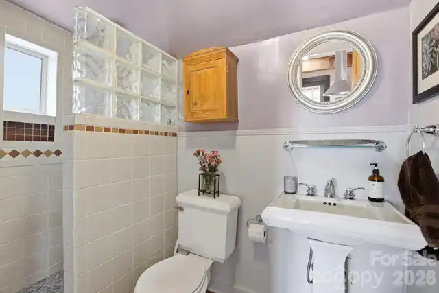 Listing Photo 12