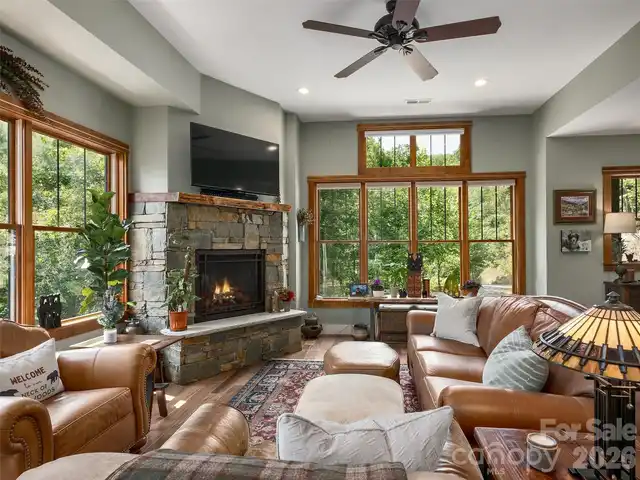 Listing Photo 11