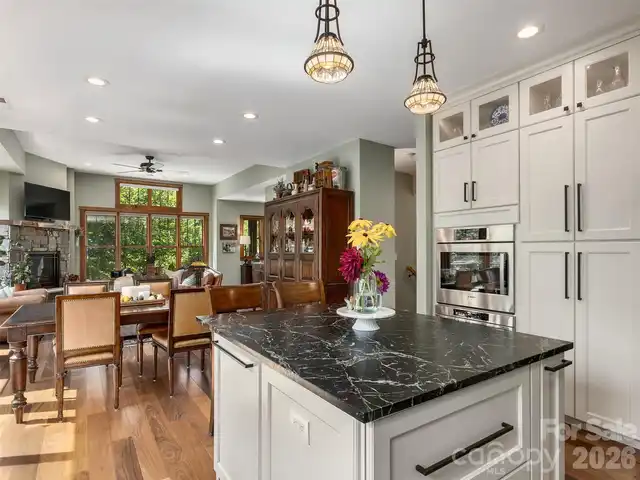 Listing Photo 16