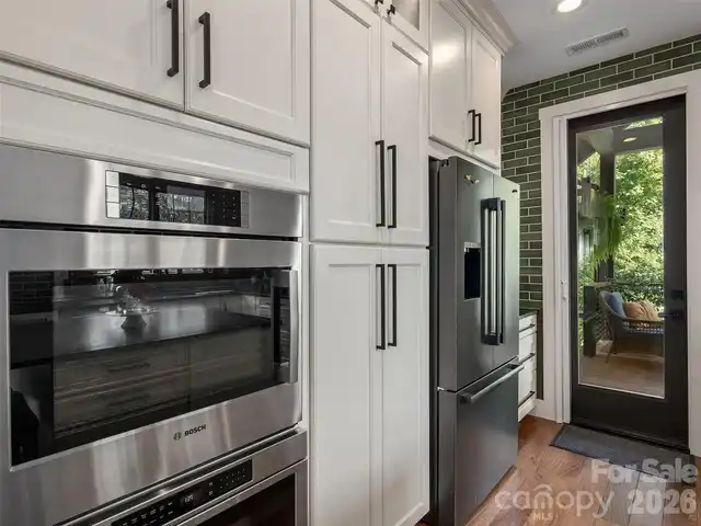 Listing Photo 17
