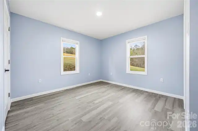 Listing Photo 12
