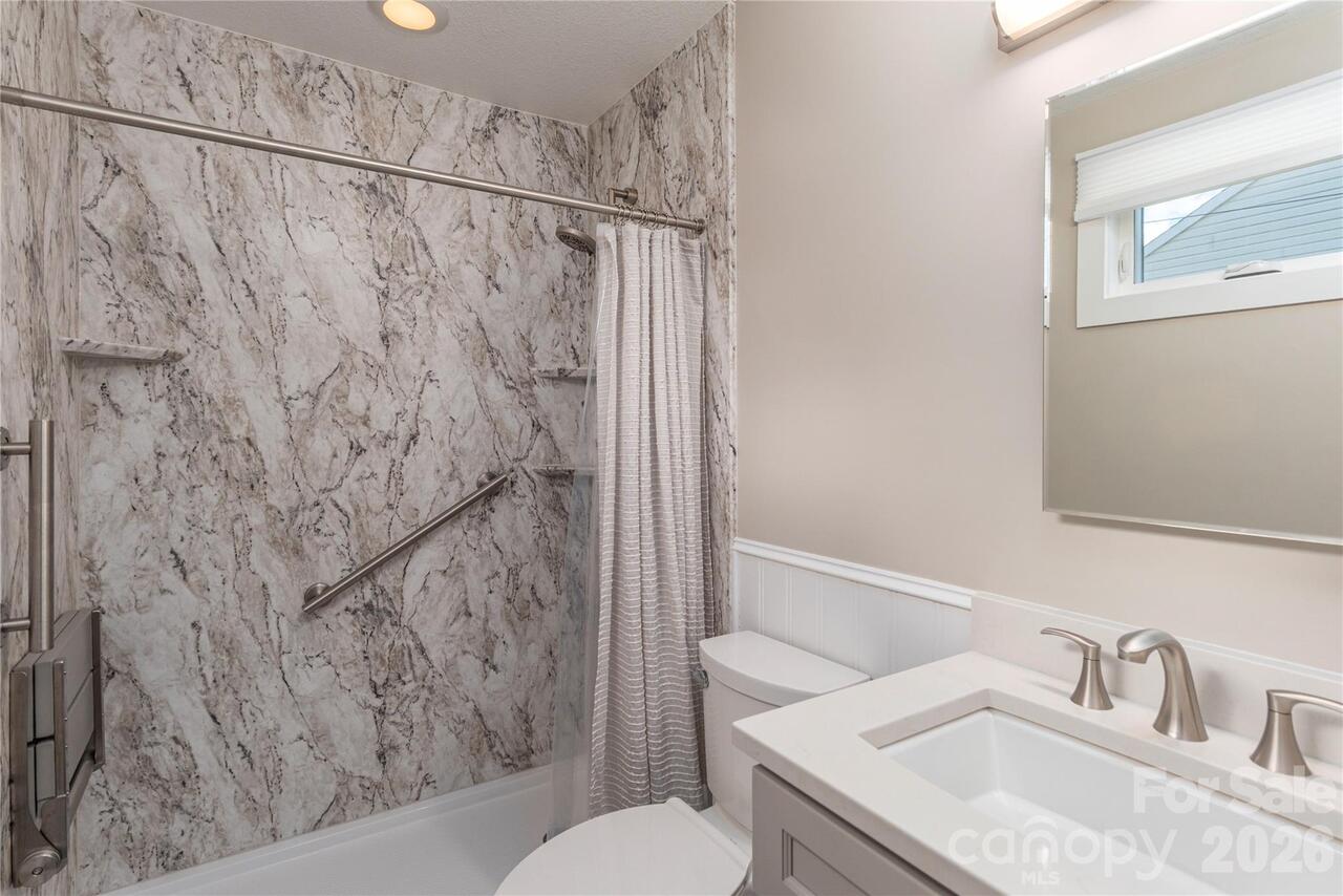 Listing Photo 11