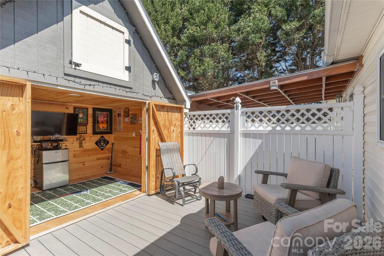 Listing Photo 15