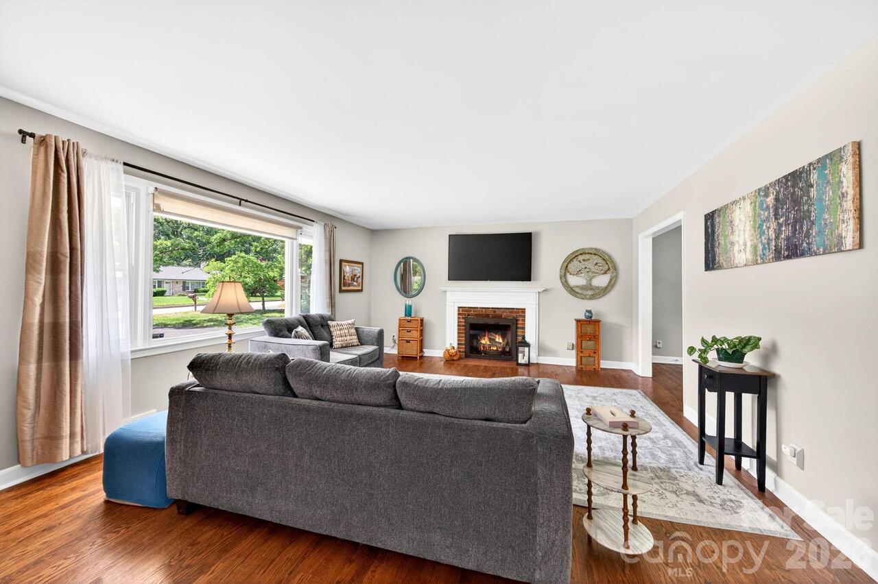 Listing Photo 7