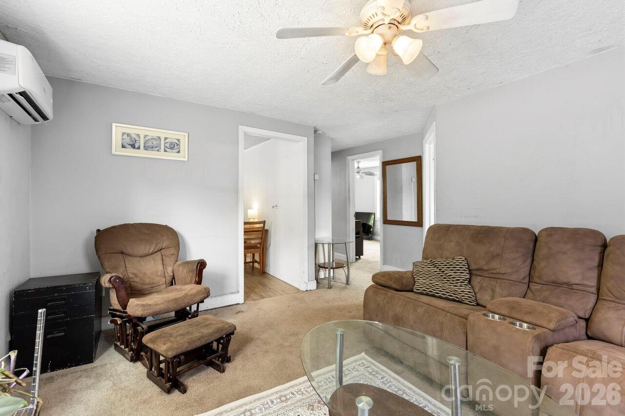 Listing Photo 9
