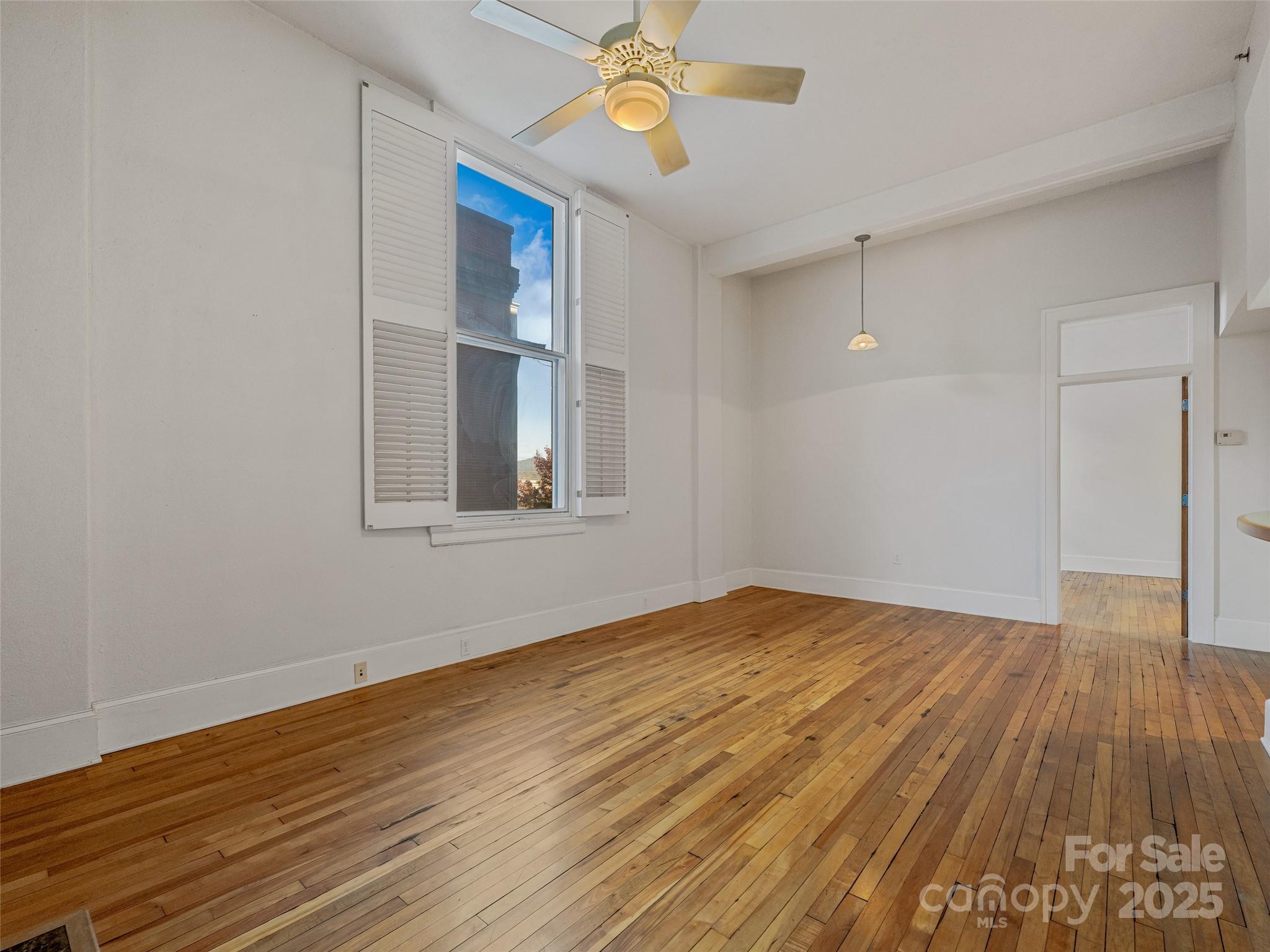 Listing Photo 7