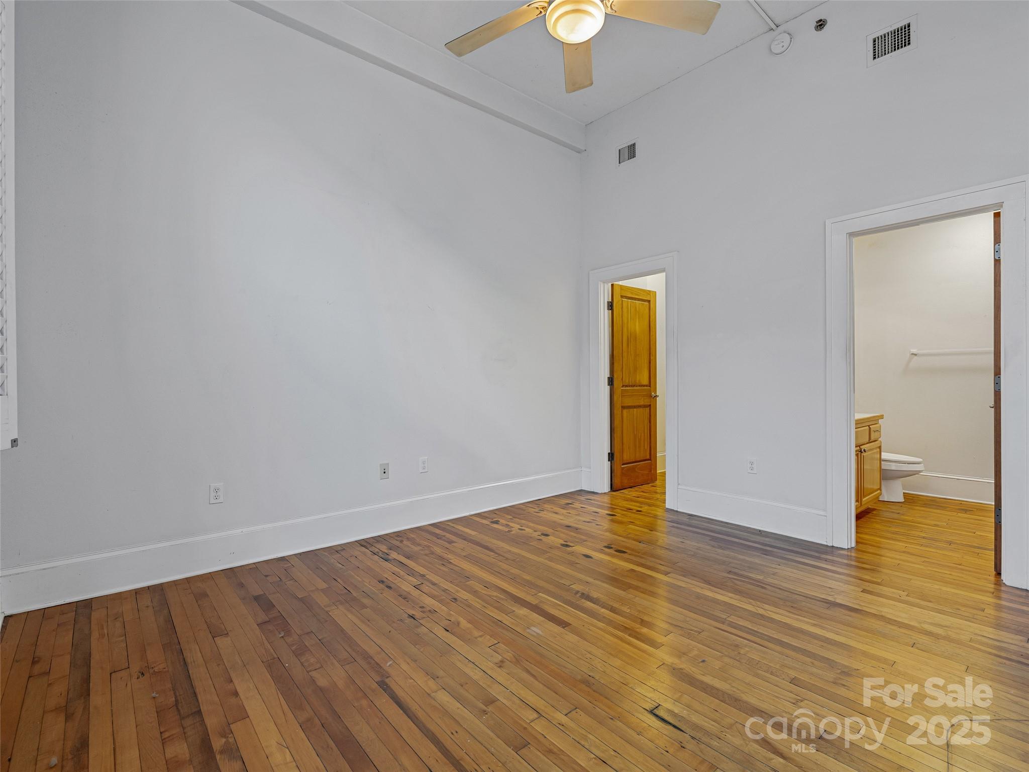 Listing Photo 14