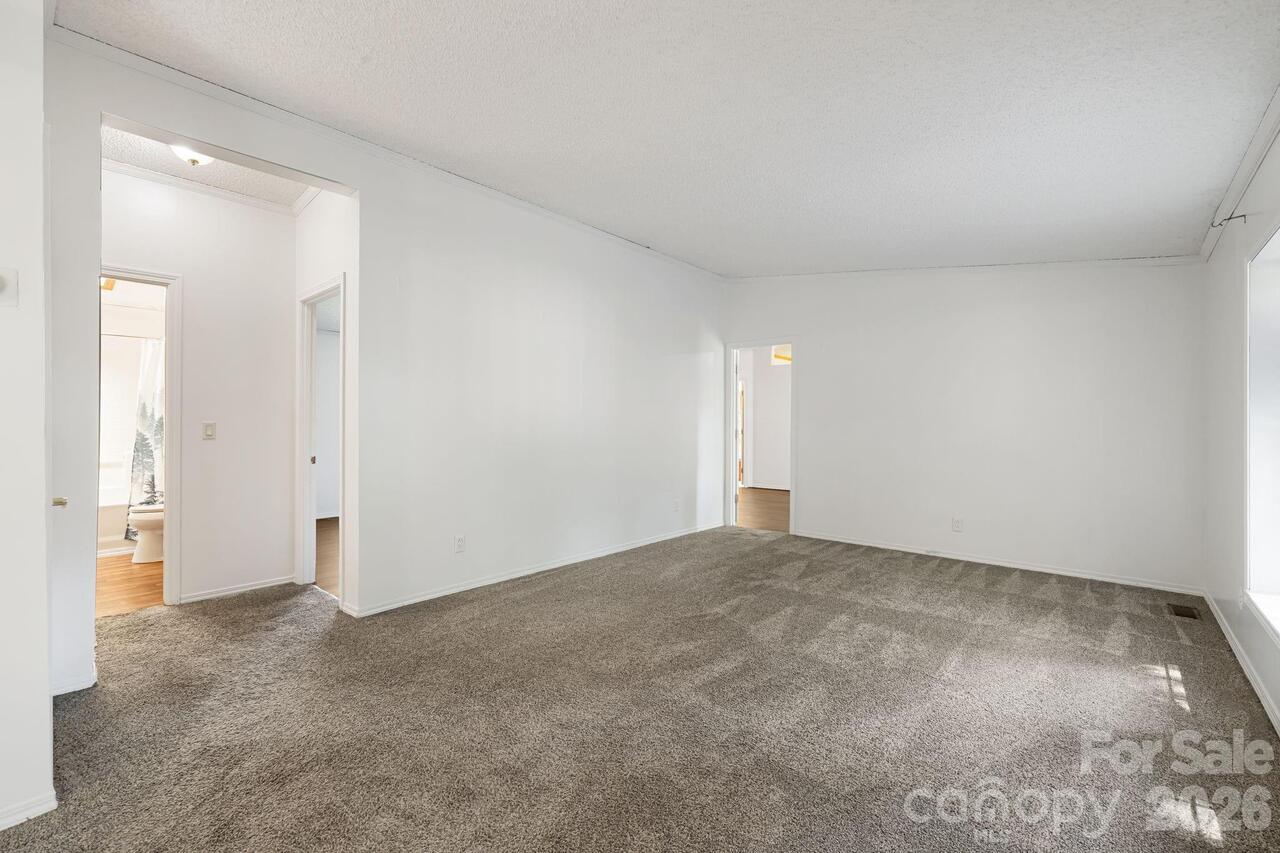 Listing Photo 7