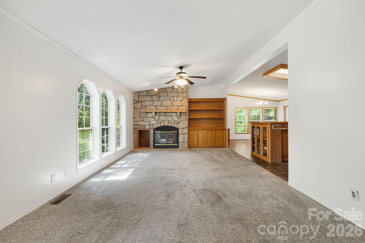 Listing Photo 11