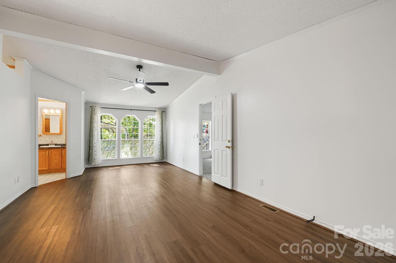 Listing Photo 32