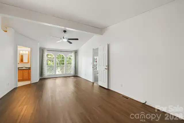 Listing Photo 33