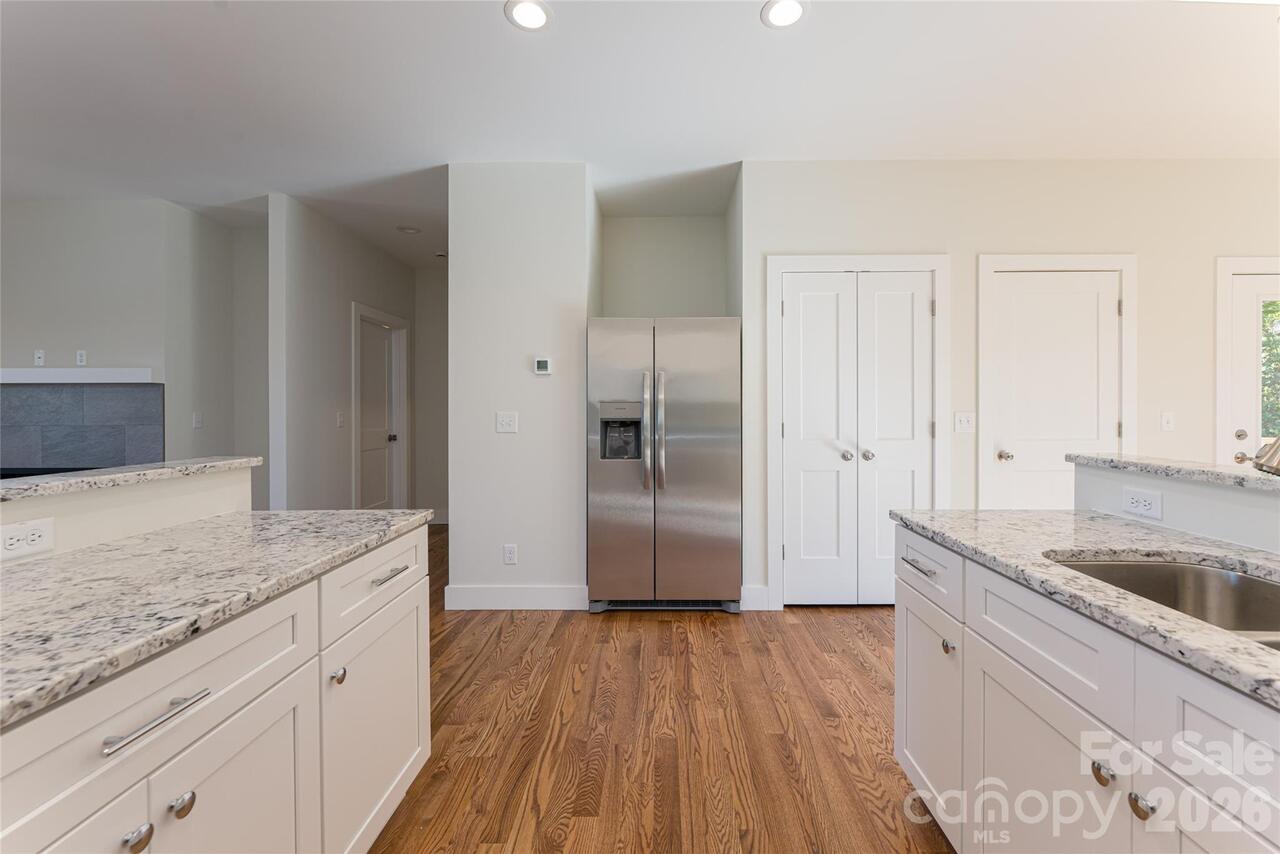 Listing Photo 17