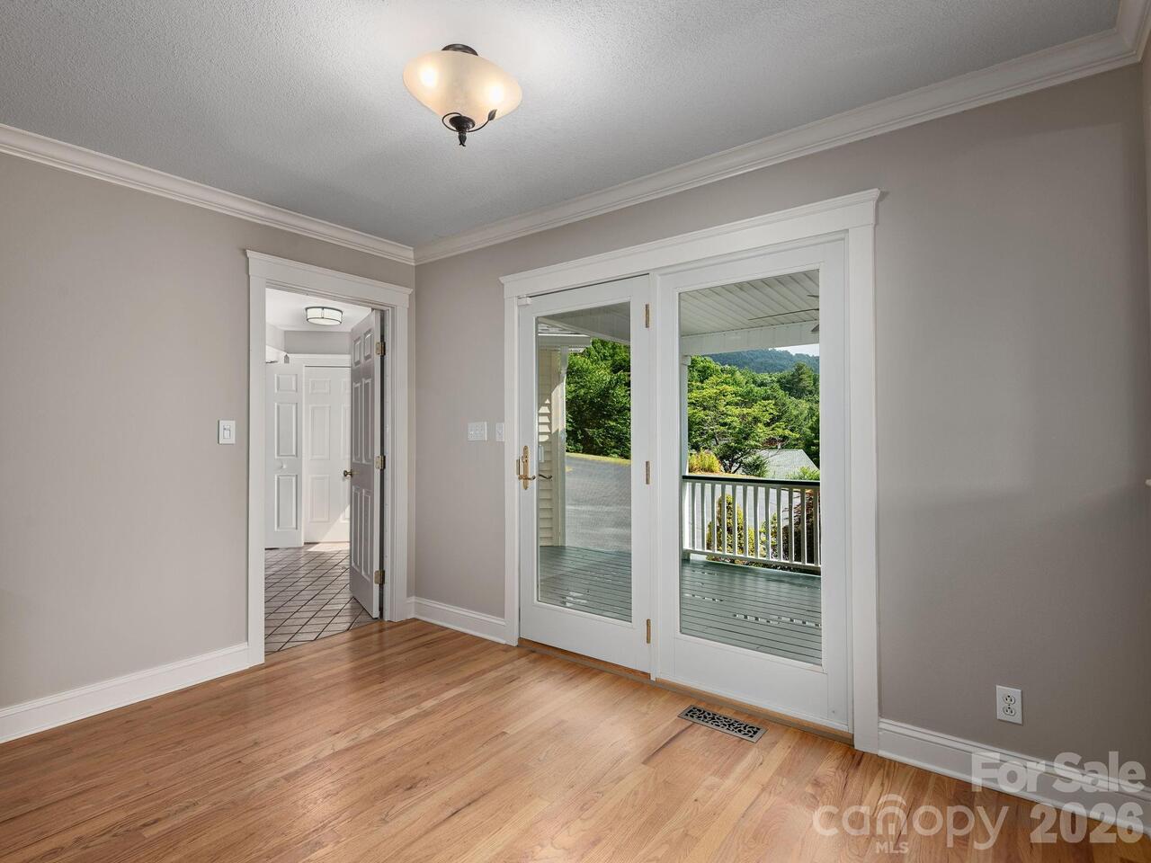 Listing Photo 15