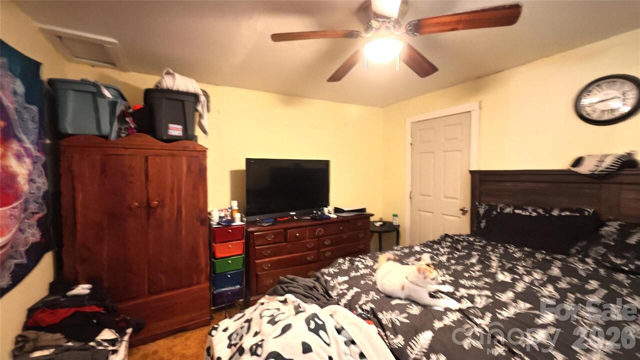 Listing Photo 11