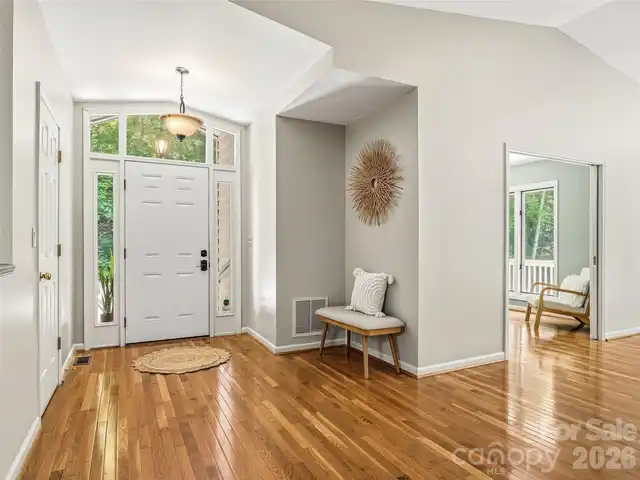 Listing Photo 9