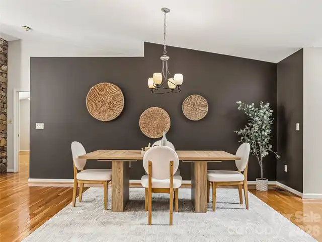 Listing Photo 14