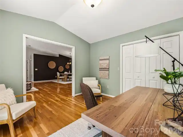 Listing Photo 15
