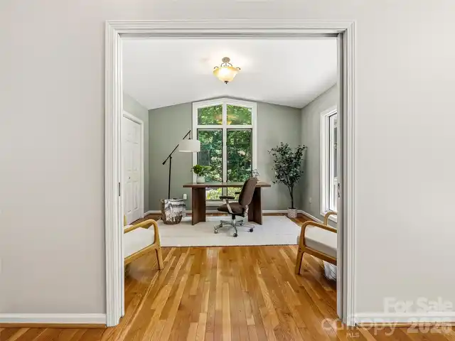 Listing Photo 18