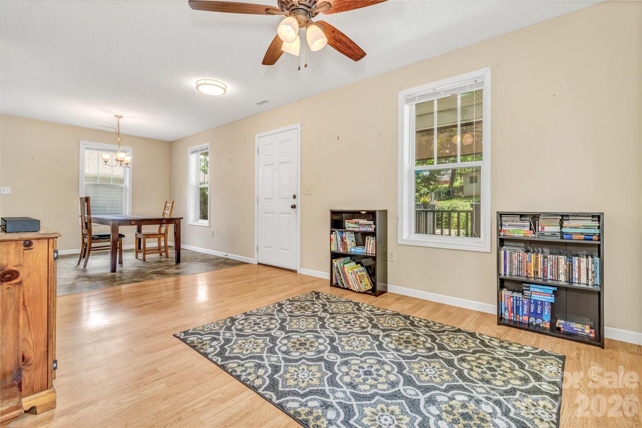 Listing Photo 8
