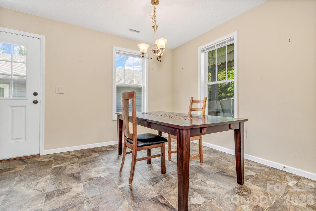 Listing Photo 10
