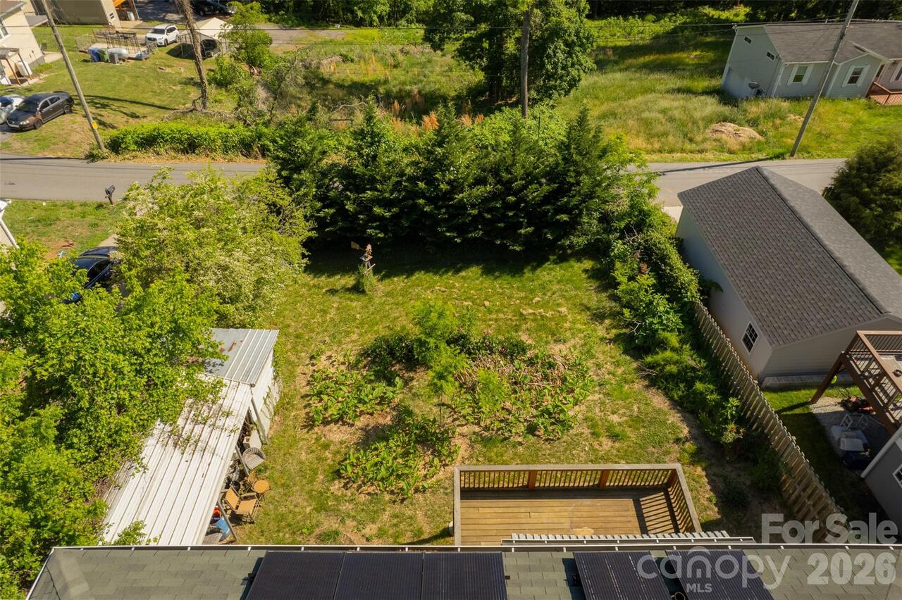 Listing Photo 9