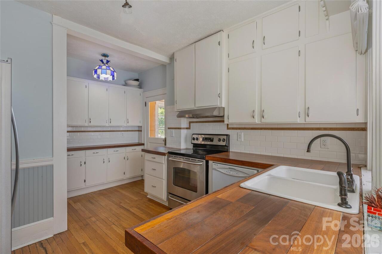 Listing Photo 9