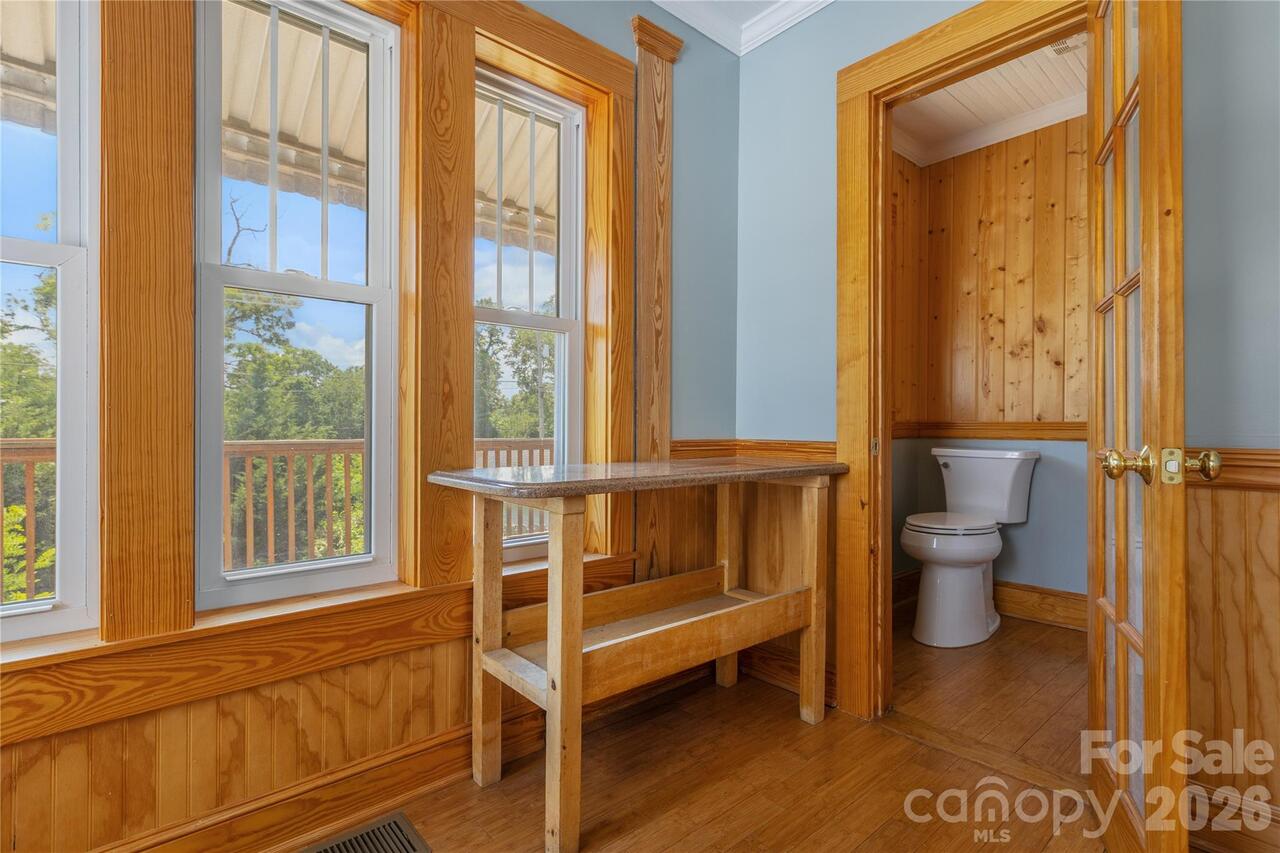 Listing Photo 14