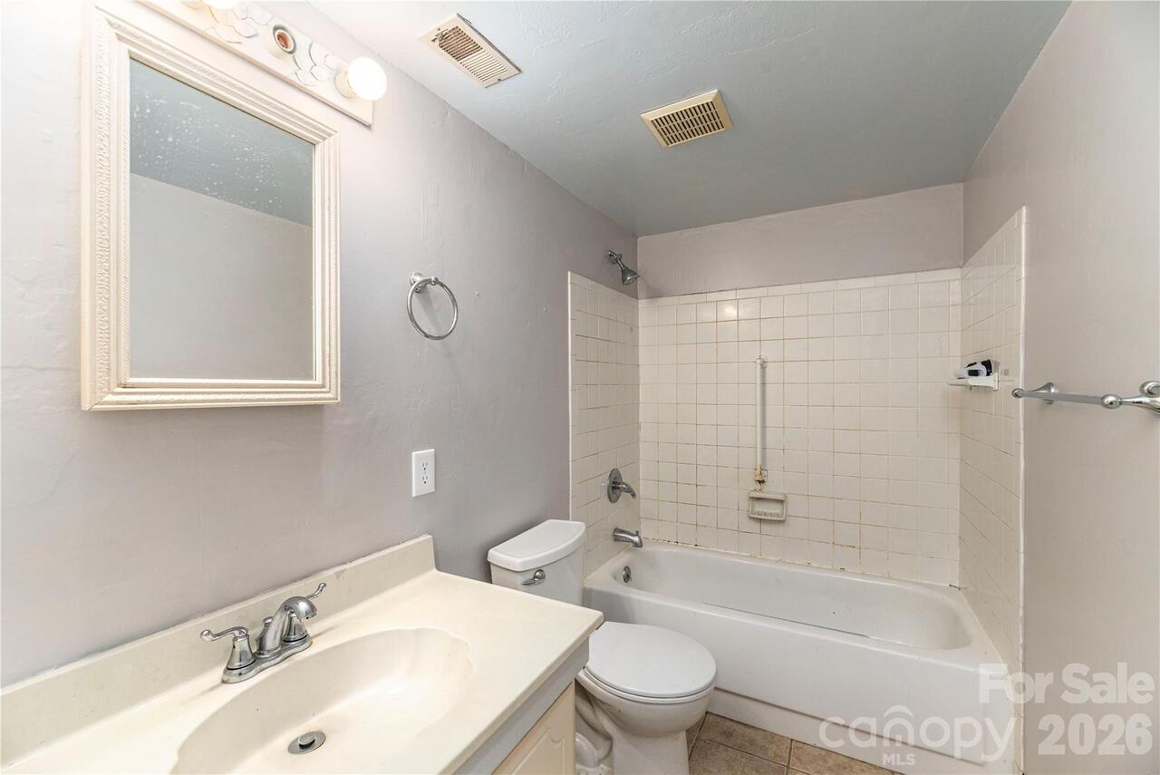 Listing Photo 16