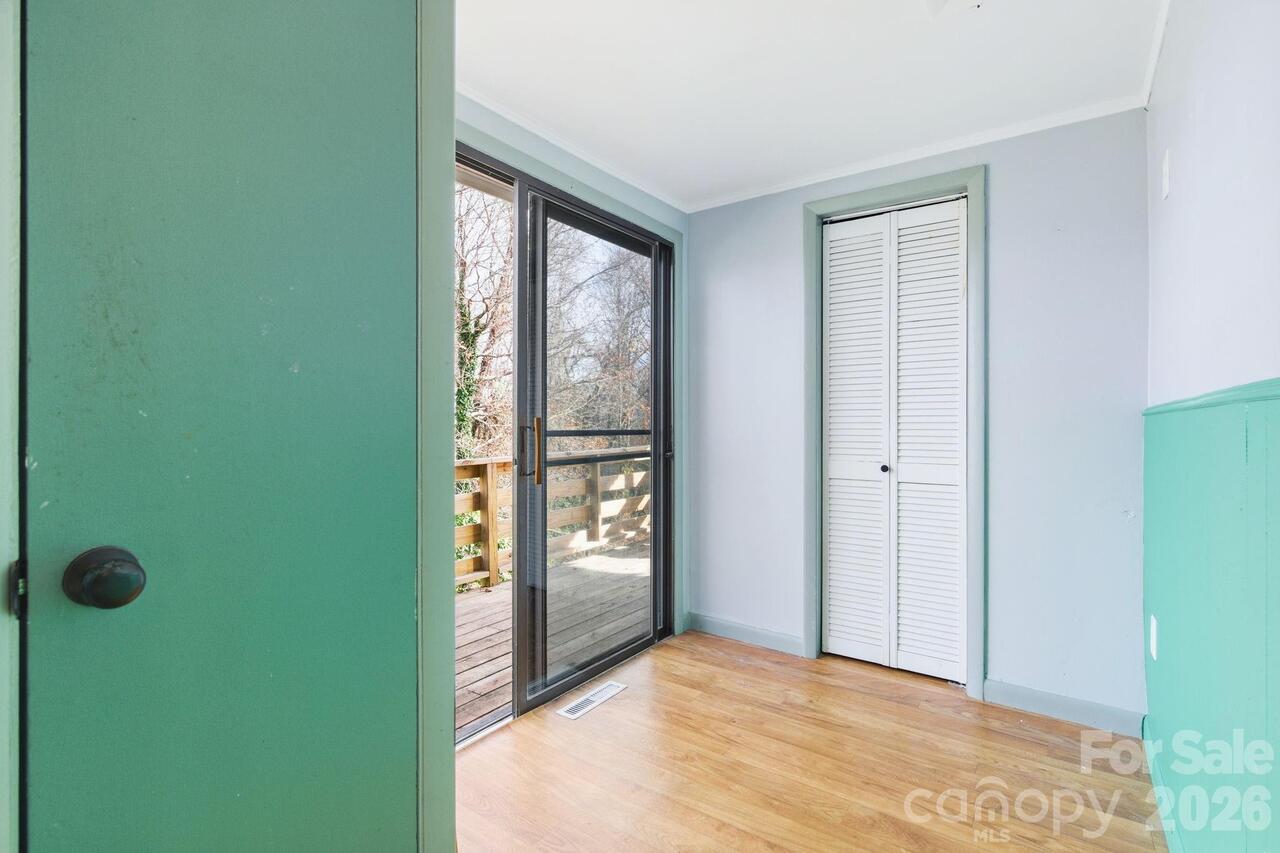 Listing Photo 16