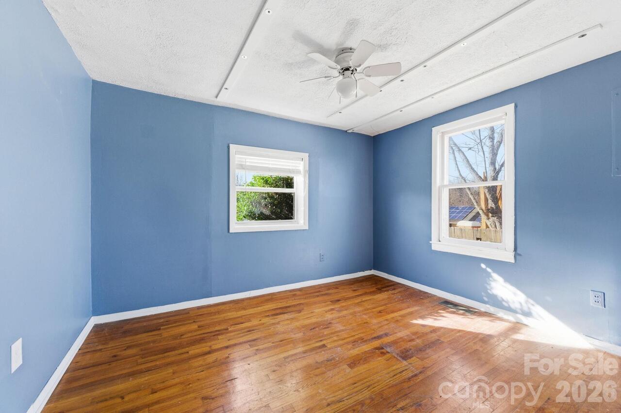 Listing Photo 17