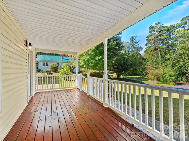 Listing Photo 8