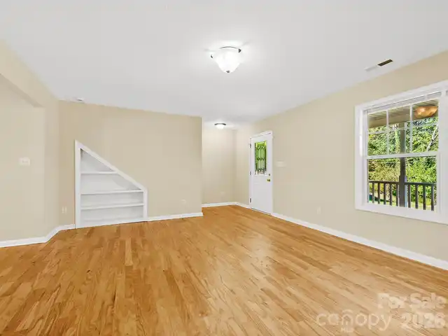 Listing Photo 13